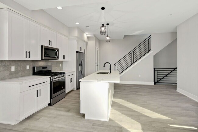 Building Photo - 2537 Grays Ferry Ave