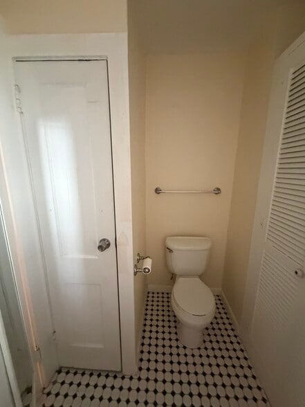 Primary Photo - 2 Norfolk Pl