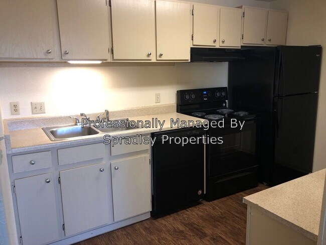 Building Photo - 608 John Paul Jones Dr