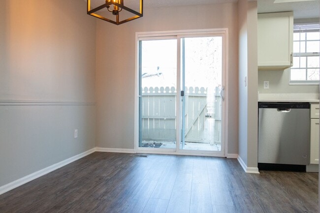 Building Photo - 7778 Deercrest Ct