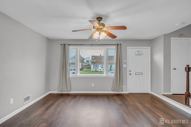 Building Photo - 58 Rose St