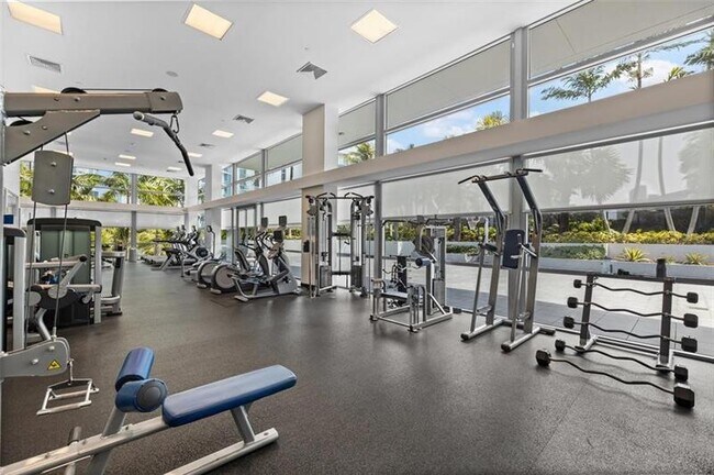 Building Photo - 2950 NE 188th St