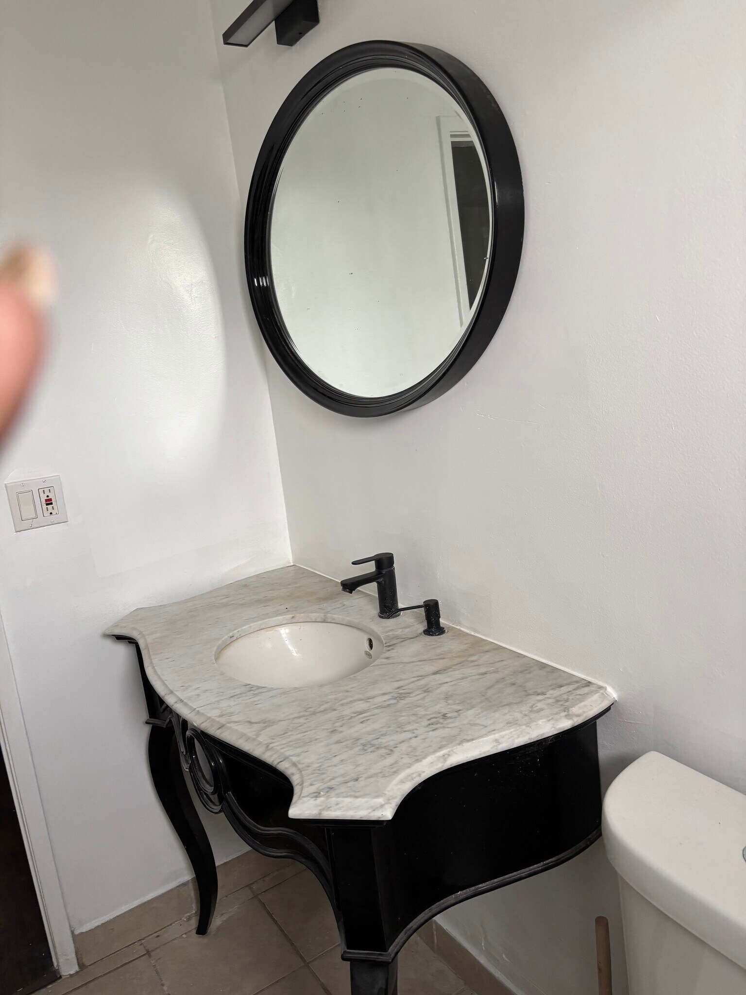 Building Photo - 1639 W 80th St