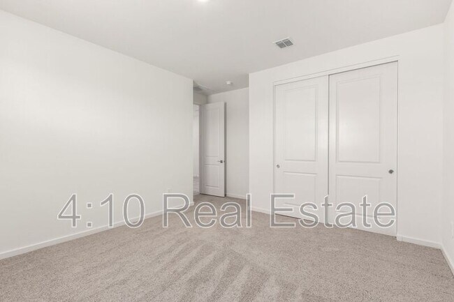 Building Photo - 35405 W Catalan St