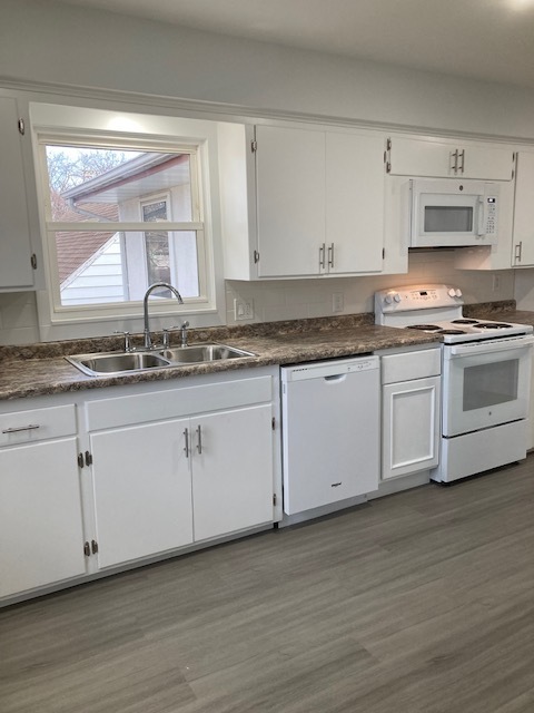 Completely remodeled kitchen. - 1430 4th St N