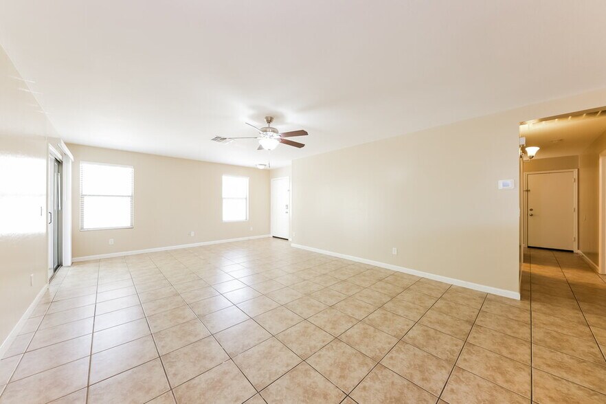 Building Photo - 13016 W St Moritz Ln