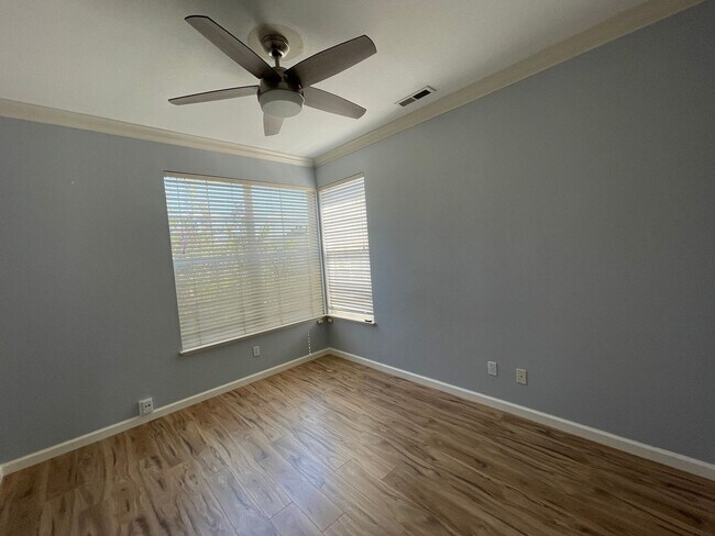 Building Photo - 2148 Falcon Ridge Dr