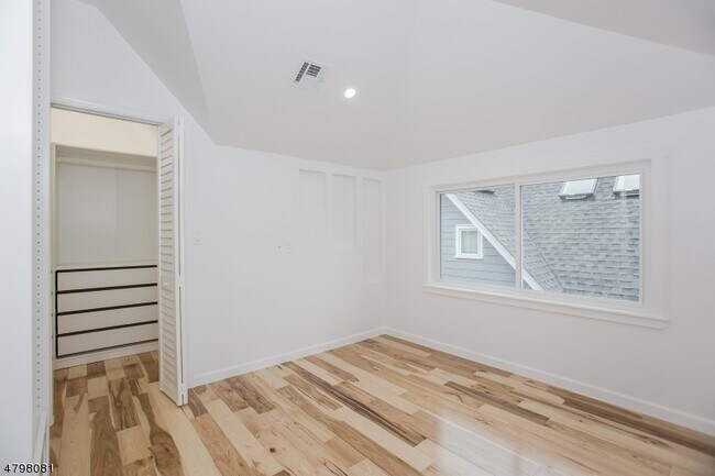 Building Photo - 36 N Willow St