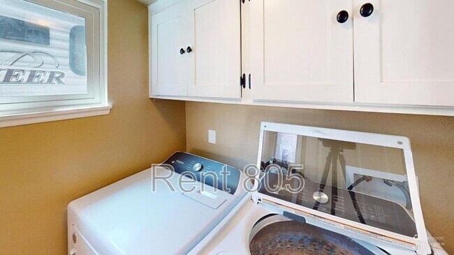 Building Photo - 1239 Rotella St