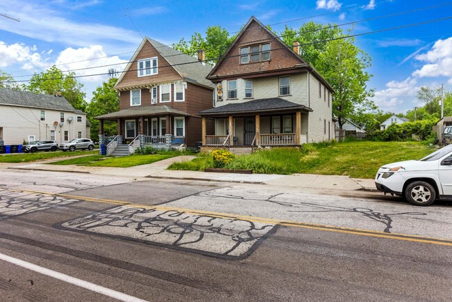 Building Photo - 3635 E.49th Street - Up