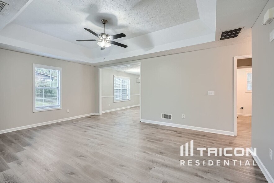 Building Photo - 1761 Silver Leaf Ct SW
