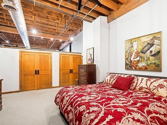 Building Photo - 205 N Water St