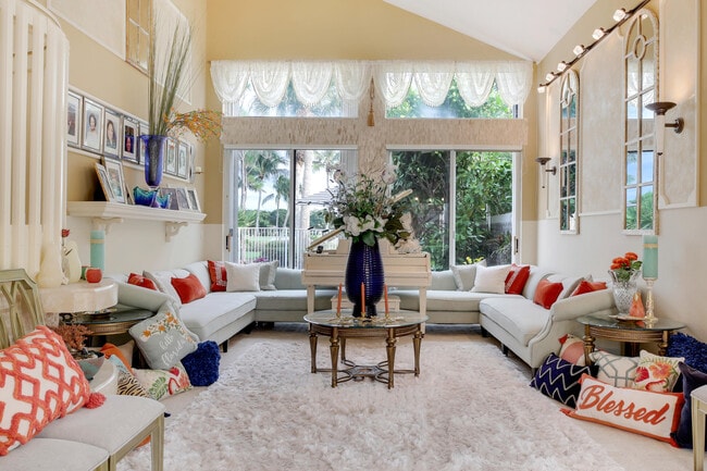 Building Photo - 2070 Chagall Cir