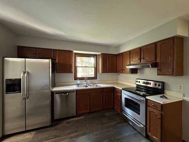 Building Photo - 3 Bedroom Stone Facade Colonial with 2 Car Attached Garage  in Strongsville