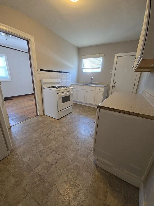 Building Photo - 620-622 Paris Ct