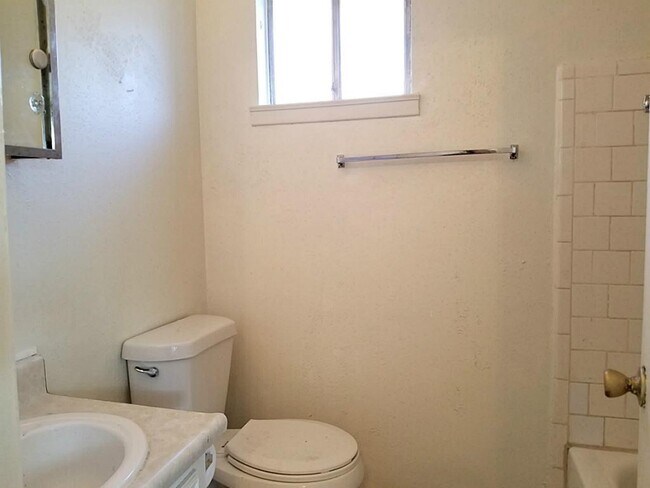 Building Photo - 11523 Glenwolde Dr