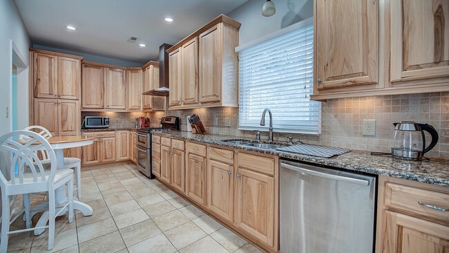 Building Photo - 752 Collins Meadow Dr