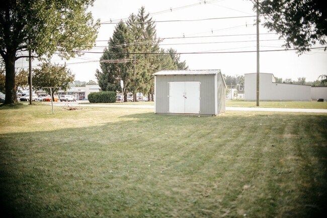 Building Photo - 1080 Kelly Dr