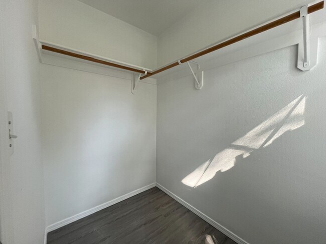 Building Photo - Charming 3-Bedroom Home with Open Layout, ...