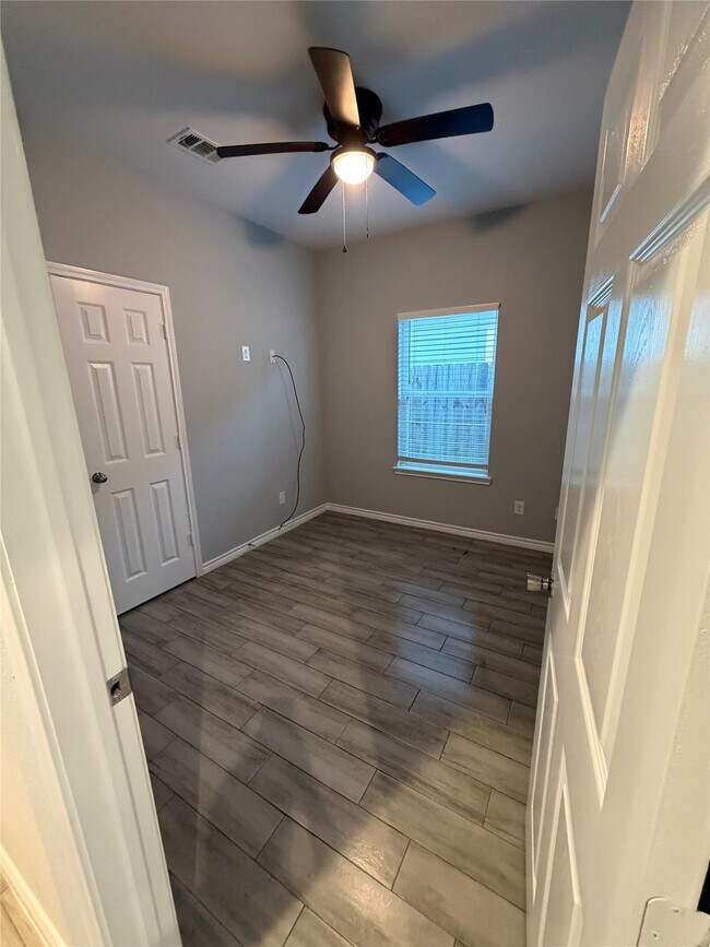 Building Photo - 16992 W Dounreay St