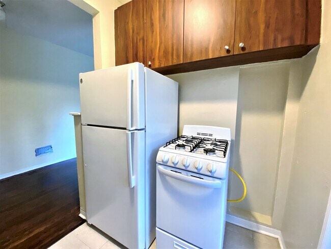 kitchen - 1200 SE 1st St