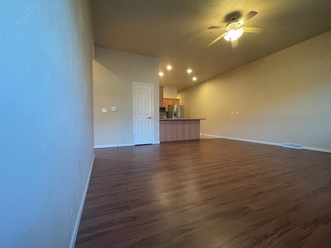 Building Photo - 323 W Main St