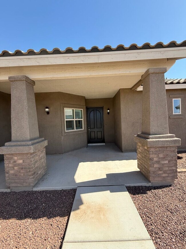 Building Photo - Livingston Ranch - BRAND NEW & IMMACULATE