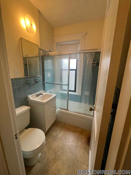 Building Photo - 1152 Commonwealth Ave