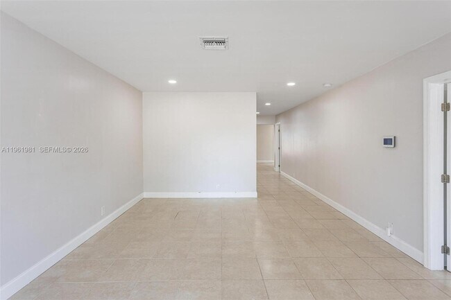 Building Photo - 3241 NE 17th Ave