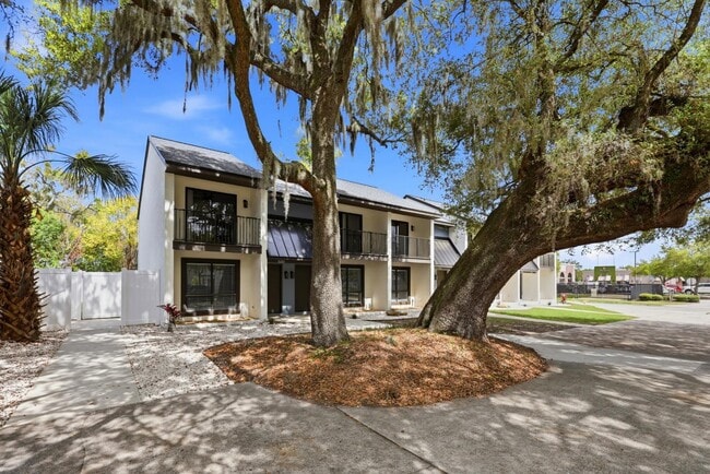 Building Photo - 1331 Cedar St