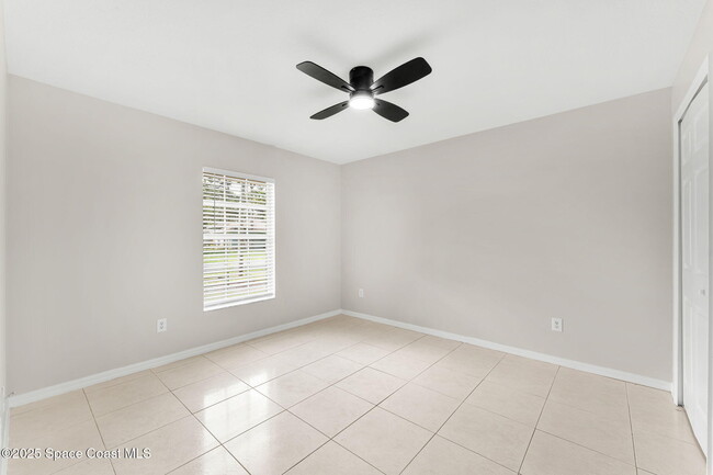 Building Photo - 158 Empress Ave