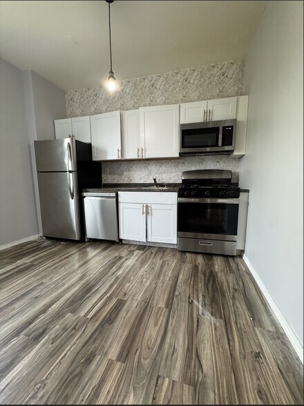 Primary Photo - 595 Ocean Ave