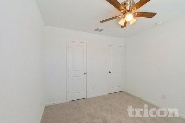 Building Photo - 1604 Parlier St