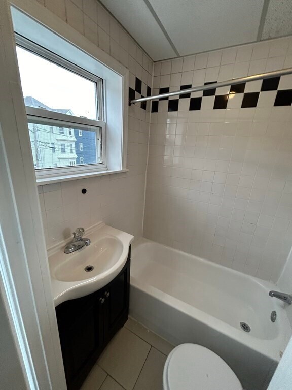 Building Photo - 30 Brow St