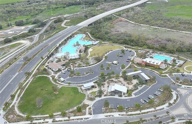 Building Photo - 6 Crown Point Dr