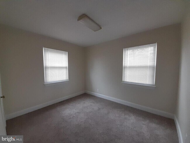 Building Photo - 6731 Edwards Ave