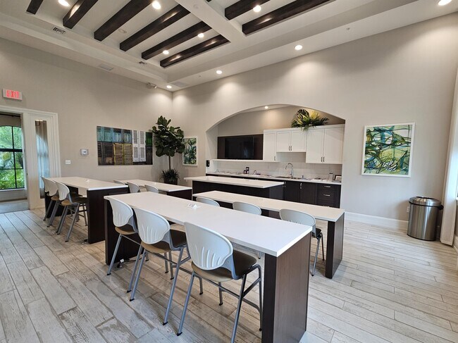 Building Photo - 5032 Arancia Ln