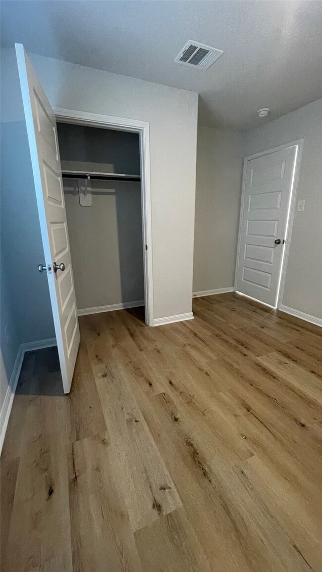 Building Photo - 958 Rd 5702