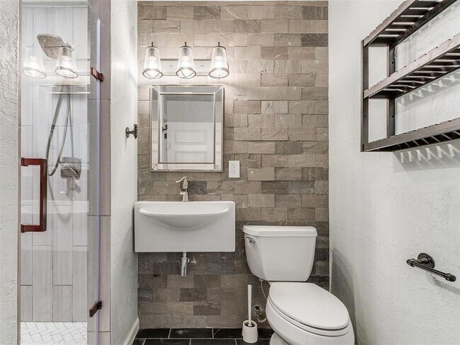 Building Photo - 1428 Cinderella Ave