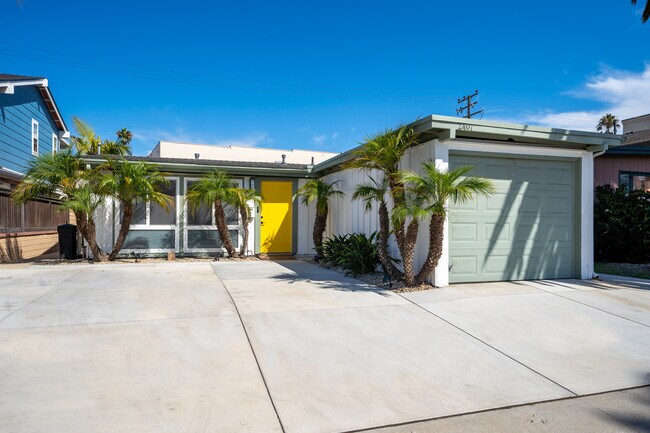 Primary Photo - 2407 Pierpont Blvd