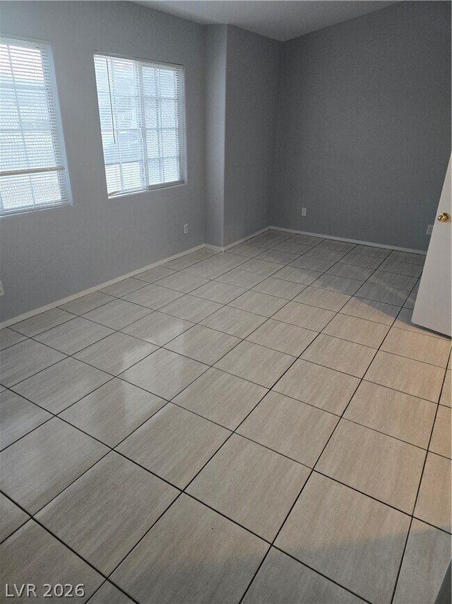 Building Photo - 5843 Berry Hill Ln