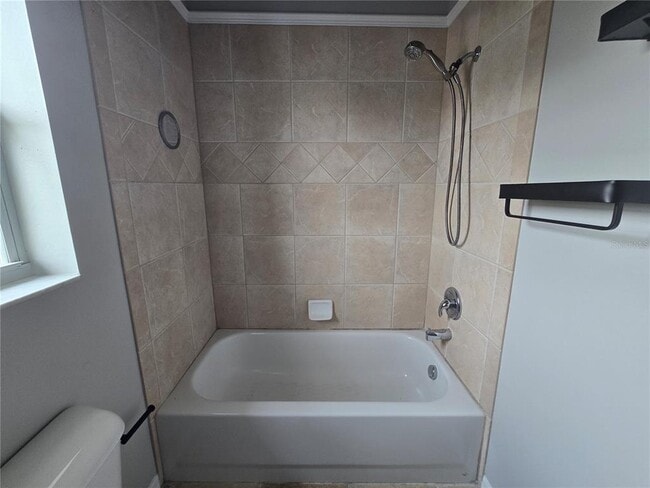 Building Photo - 7423 Southwind Dr
