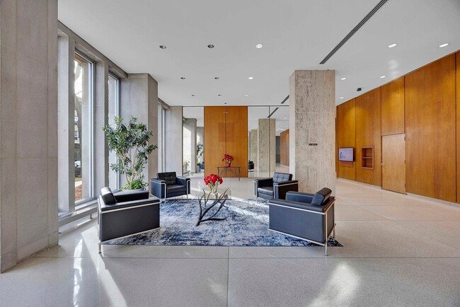 Building Photo - 4800 S Chicago Beach Dr