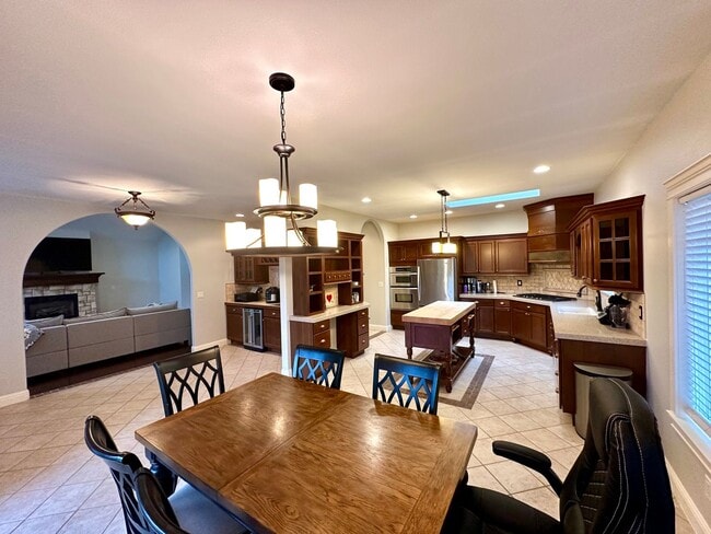 Building Photo - 4448 Castlerock Dr