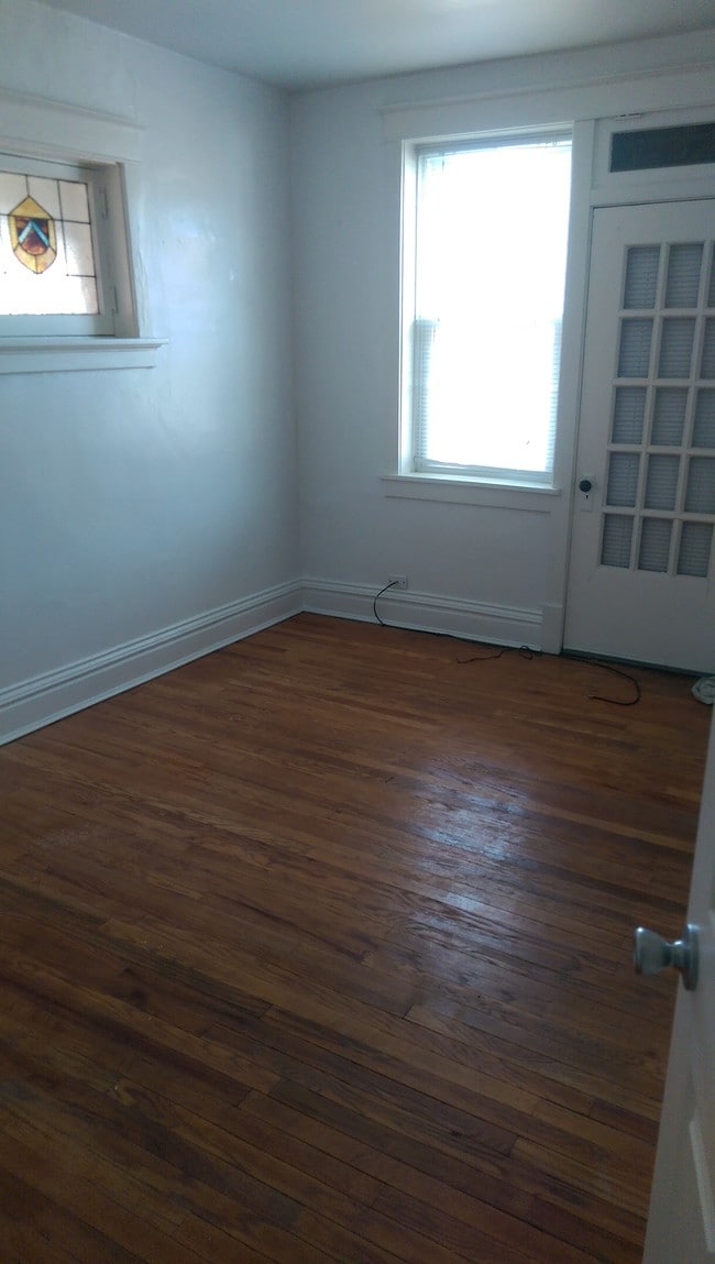 Building Photo - 5239 Bancroft Ave