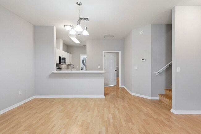 Building Photo - 162 SW 145th Dr