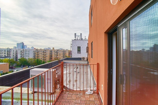 Building Photo - 217 Ocean Avenue