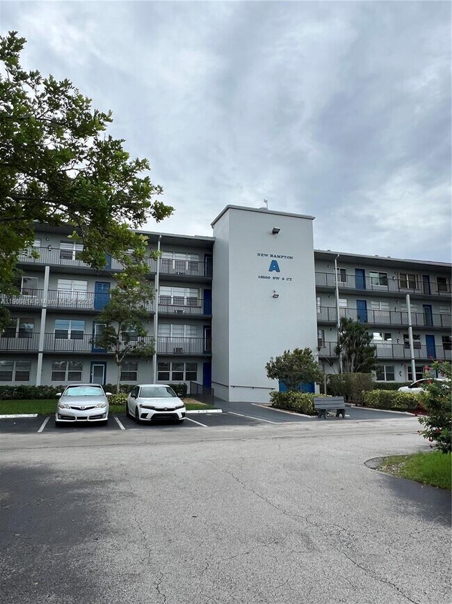 Building Photo - 13550 SW 6th Ct