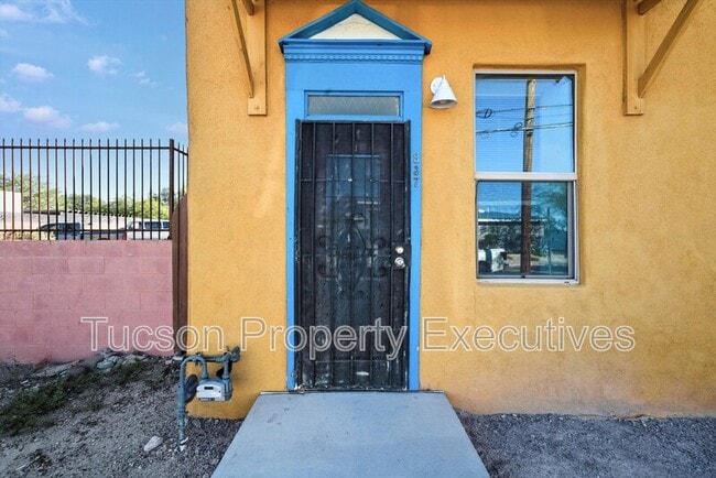 Building Photo - 837 S 8th Ave