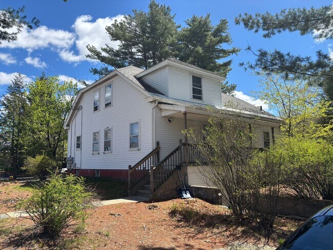 Building Photo - 576 Abbott Ave